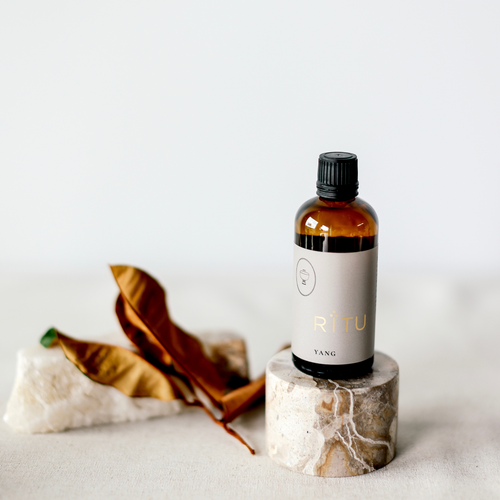 Mens body oil with oakmoss holy basil vetiver and labdanum best oil for dry skin with moringa jojoba hazelnut use for oily and dry skin made in cambodia shop australia